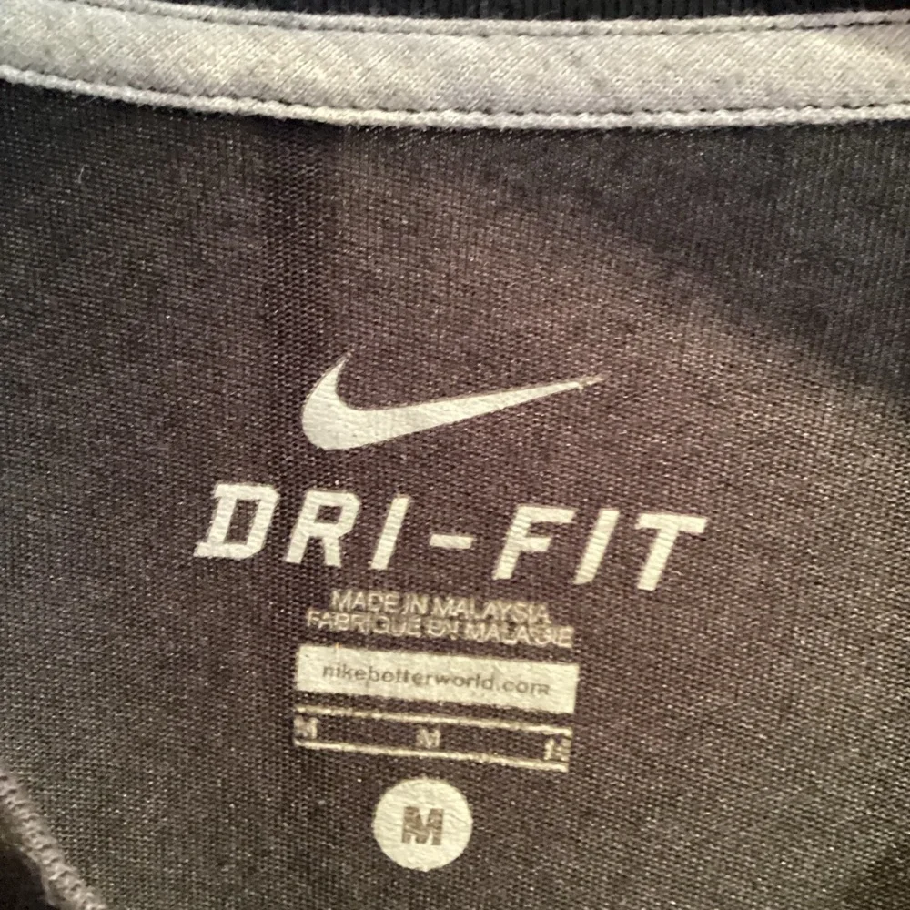Nike SB Dri-FIT Icon Graphic Logo T-Shirt Men's Size Medium